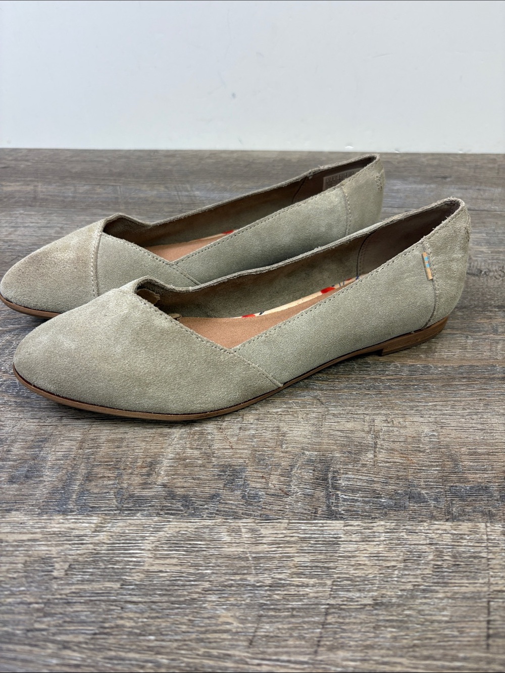 TOMS Taupe Suede Pointed Toe Ballet Flats Women’s Size 8